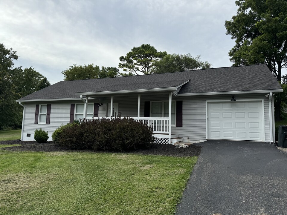 46 Housman St in Fincastle, VA - Foto de edificio