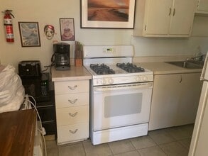 5650 Sun Valley Blvd, Unit Sixth Avenue Court in Sun Valley, NV - Foto de edificio - Building Photo