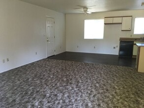 1162 Le Brun Ln in Redding, CA - Building Photo - Building Photo