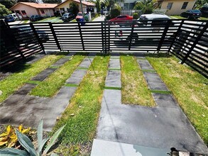 905 SW 13th Ct in Miami, FL - Building Photo - Building Photo