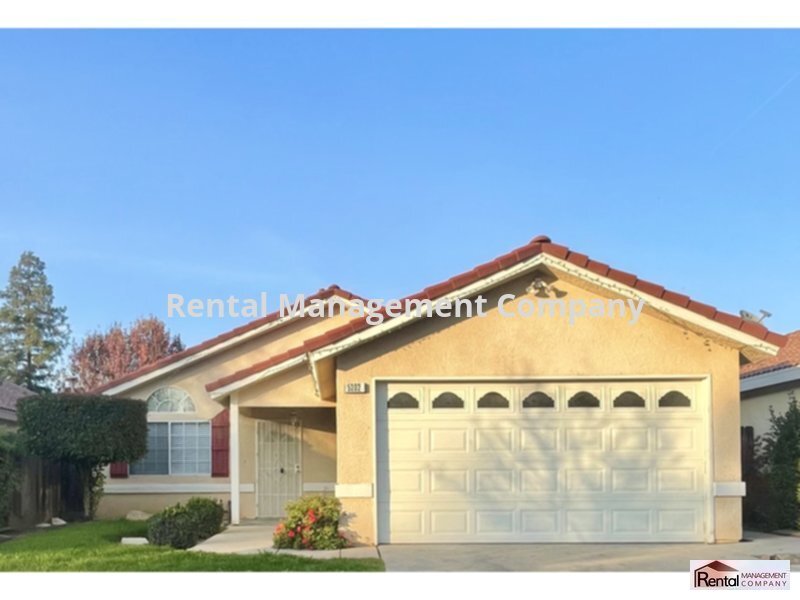 5202 W Fremont Ave in Fresno, CA - Building Photo