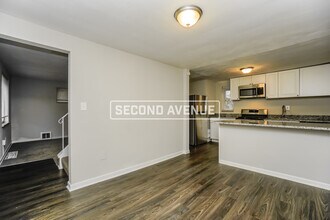 8075 Chaske St in Verona, PA - Foto de edificio - Building Photo