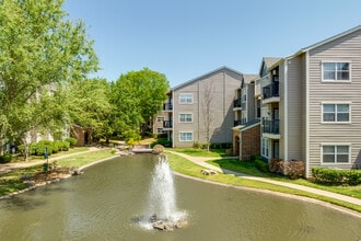 Waterford Apartments in Tulsa, OK - Building Photo - Interior Photo