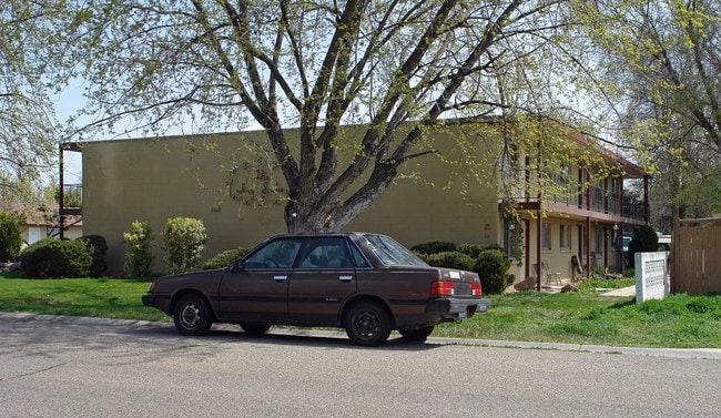 1016-1024 S Ivy St in Nampa, ID - Foto de edificio - Building Photo