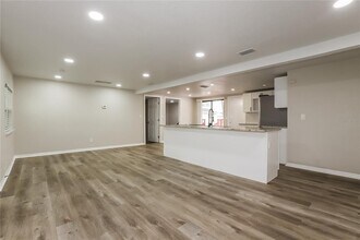 4501 52nd Ave N in St. Petersburg, FL - Building Photo - Building Photo