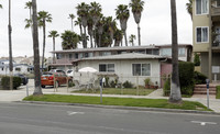 Pacific Views Apartments in Oceanside, CA - Building Photo - Building Photo