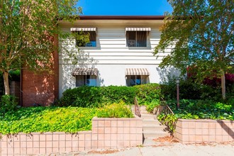 5853 Greenleaf Ave in Whittier, CA - Foto de edificio - Building Photo