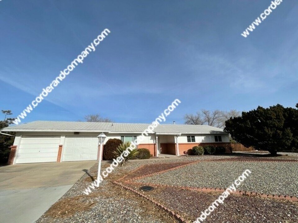4103 Leon Grande Ave SE in Rio Rancho, NM - Building Photo