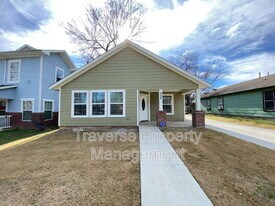 924 E Annie St in Fort Worth, TX - Building Photo