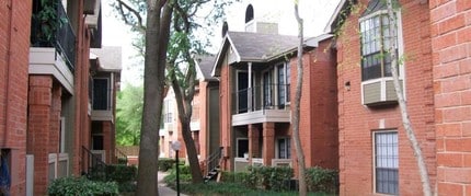 The Reston Apartments in Conroe, TX - Foto de edificio - Building Photo