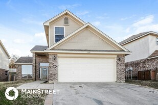 4224 Canyon Trail in Lake Worth, TX - Building Photo