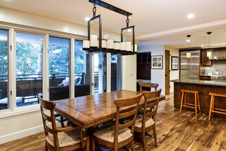 611 S W End St in Aspen, CO - Building Photo - Building Photo