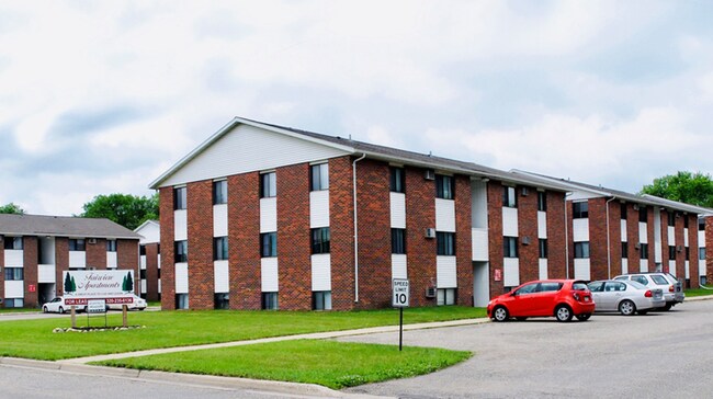 Fairview Apartments in Willmar, MN - Building Photo - Primary Photo