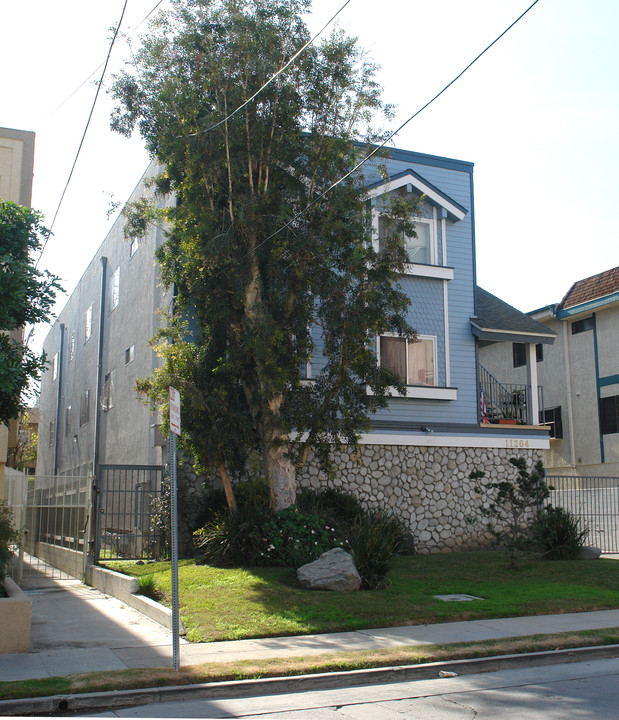 11264 Morrison St in North Hollywood, CA - Building Photo