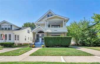 3702 W 135th St in Cleveland, OH - Foto de edificio - Building Photo