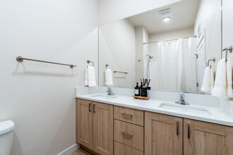 Sunlight Orchards in Vancouver, WA - Building Photo - Interior Photo