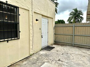 2661 NW 33rd St in Miami, FL - Building Photo - Building Photo