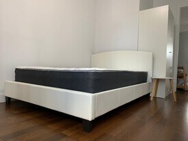 4055 Saint Laurent Boul in Montréal, QC - Building Photo