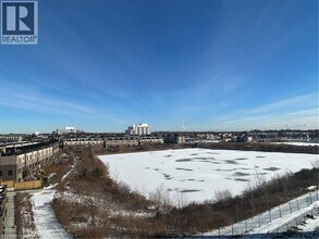 510-3079 TRAFALGAR Road in Oakville, ON - Building Photo - Building Photo