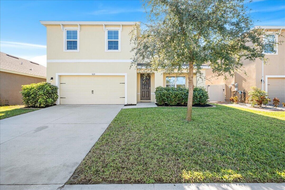 929 Forest Trace Cir in Titusville, FL - Building Photo