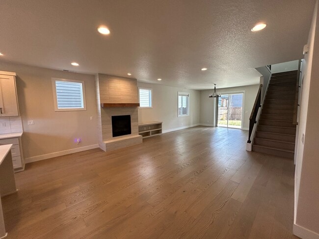 20211 Glen Vista Rd in Bend, OR - Building Photo - Building Photo