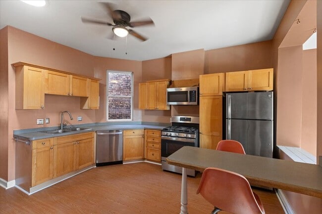 3145 W Augusta Blvd, Unit 2 in Chicago, IL - Building Photo - Building Photo
