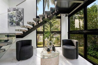 4364 Alton Rd, Unit 303 in Miami Beach, FL - Building Photo - Building Photo