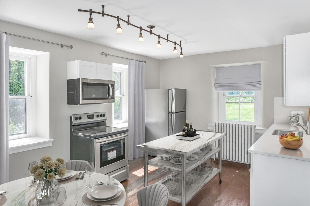 724 Faust Rd in Perkiomenville, PA - Building Photo