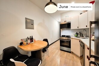 Room in Shared 3 bed/3 bath home in Queens, NY - Foto de edificio - Building Photo