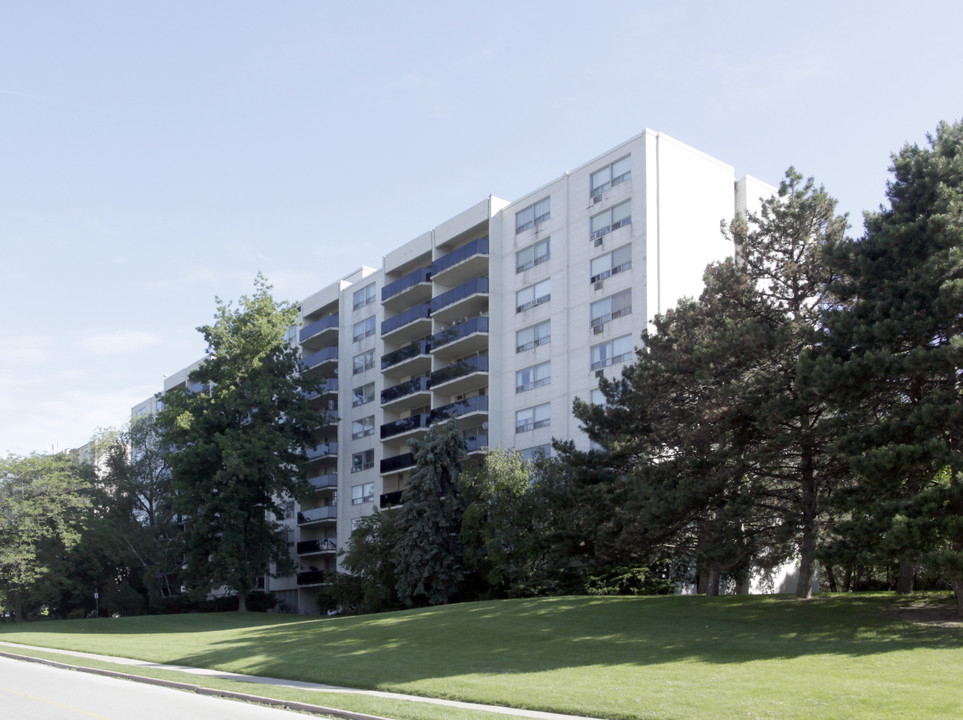 The Renaissance in Toronto, ON - Building Photo