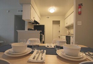 Valencia Grove Apartments in Houston, TX - Building Photo