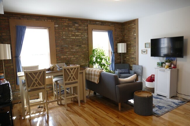 1338 W Erie St in Chicago, IL - Building Photo - Building Photo