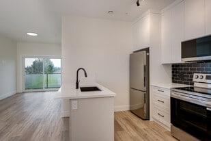 The Penny in Victoria, BC - Building Photo