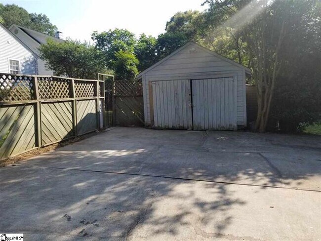 55 E Tallulah Dr in Greenville, SC - Building Photo - Building Photo