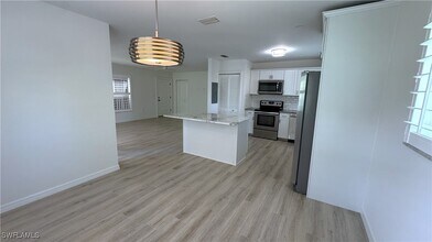 4170 Crayton Rd in Naples, FL - Building Photo - Building Photo