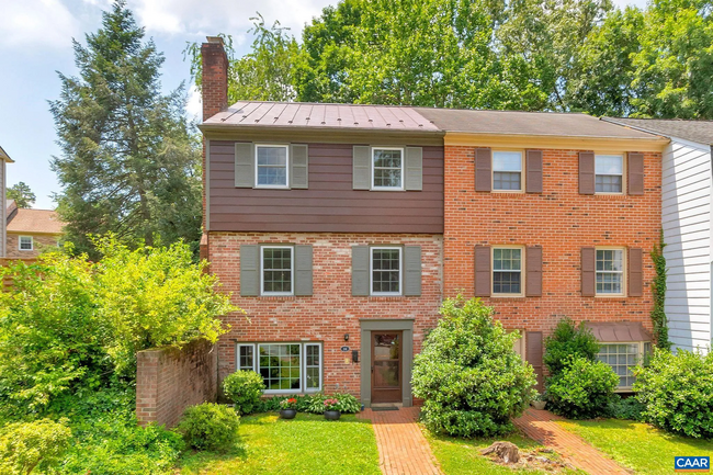 property at 14 Georgetown Grn