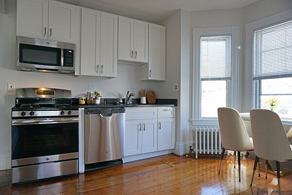 141 Brown St, Unit 2 in Waltham, MA - Building Photo