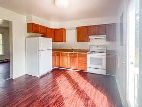 496 Lancaster Creek Dr in Lancaster, VA - Foto de edificio - Building Photo