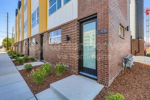 4100 E Warren Ave in Denver, CO - Building Photo