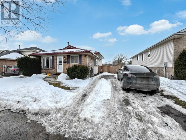 1394 Basswood Rd in London, ON - Building Photo - Building Photo