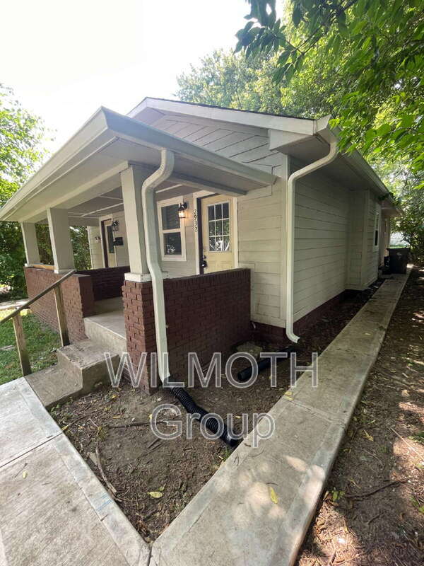 property at 2932 N Dearborn St
