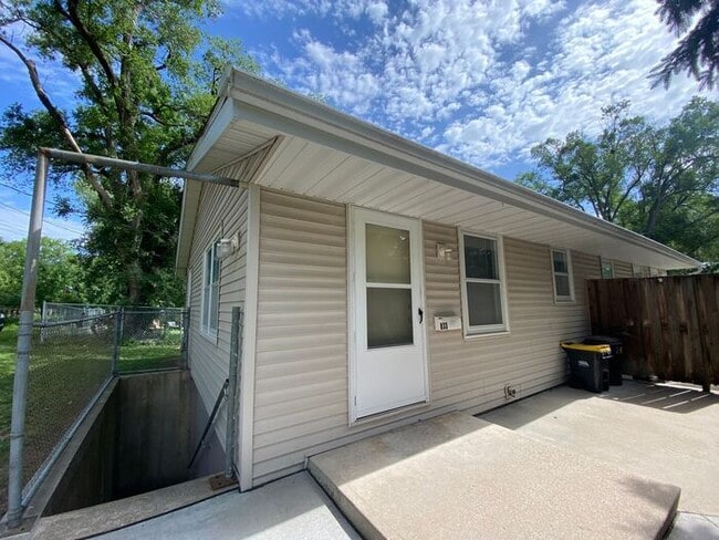 833 Maggard St in Iowa City, IA - Building Photo - Building Photo