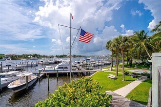 4103 SE Centerboard Ln in Stuart, FL - Foto de edificio - Building Photo