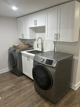 23 Tyndall Dr in Bradford, ON - Building Photo - Building Photo