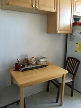 55 Park Dr, Unit 24 in Boston, MA - Foto de edificio - Building Photo