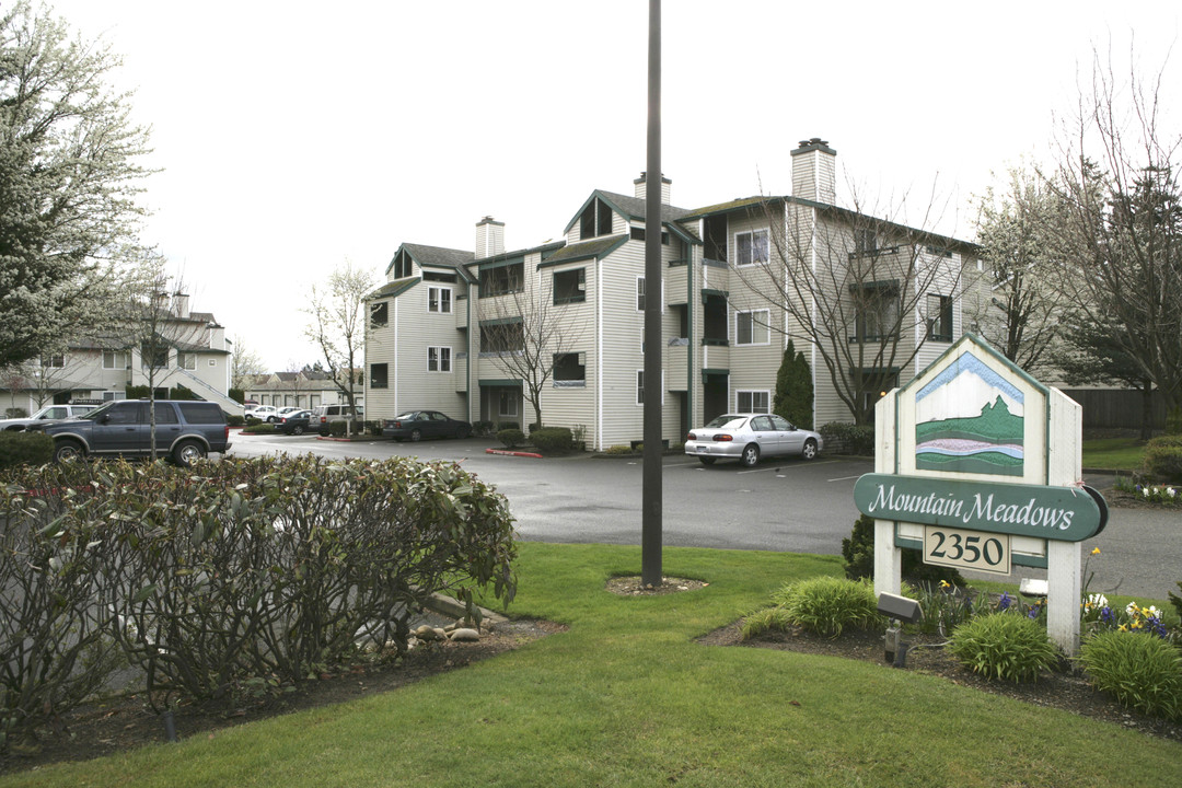 Mountain Meadows Apartments in Troutdale, OR - Building Photo