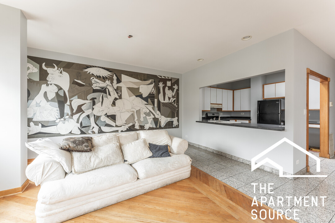 3205 N Leavitt St, Unit 4 in Chicago, IL - Building Photo