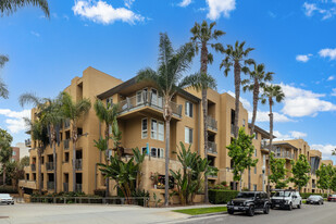 5831 Seawalk Dr Apartments