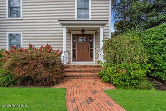 8 Glenwood Pl in Spring Lake, NJ - Foto de edificio - Building Photo