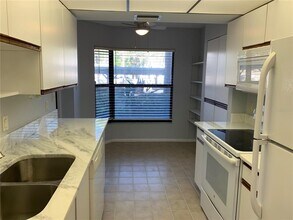 1320 Pasadena Ave S in South Pasadena, FL - Building Photo - Building Photo